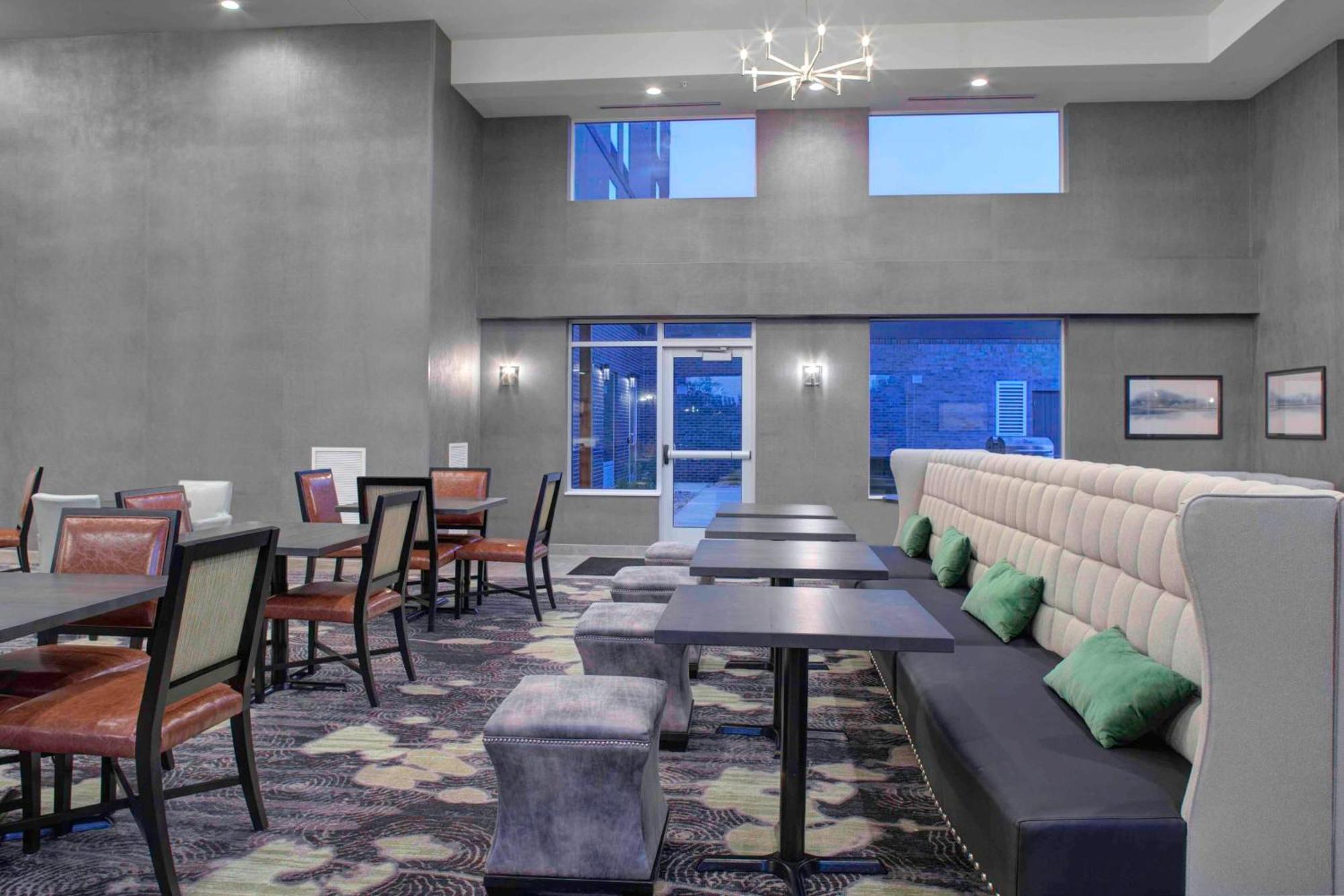 Homewood Suites By Hilton Lansing Eastwood Ngoại thất bức ảnh